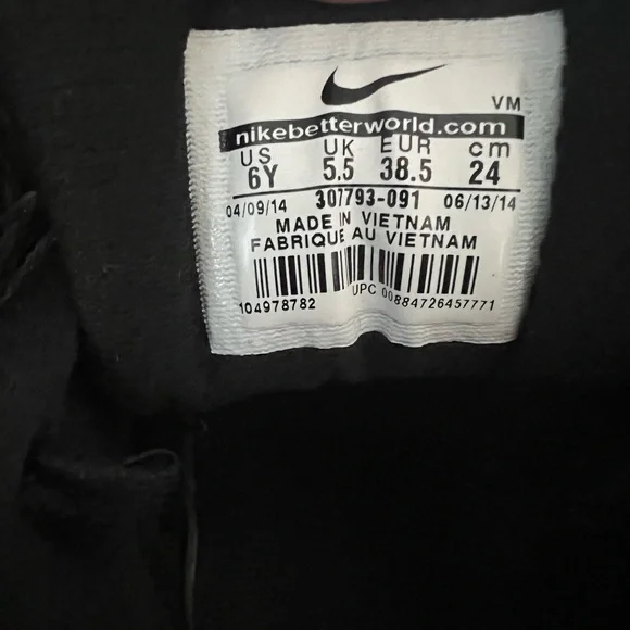 Nike Air Max 90 Triple Black GS - Picture 8 of 9